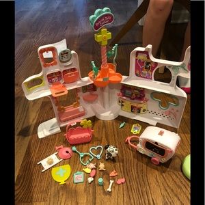 Littlest pet shop rescue tails center